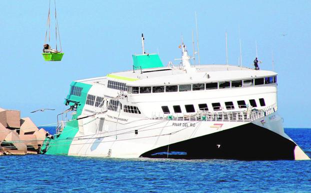 Partially sunk ferry should be totally removed by November