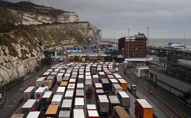 Chaos for Valencian drivers at UK borders.