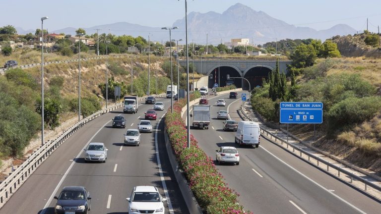 Off to Alicante airport? Watch your speed!