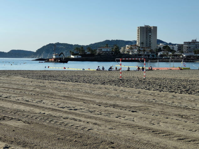 Arenal Beach temporarily closed for 24 hours