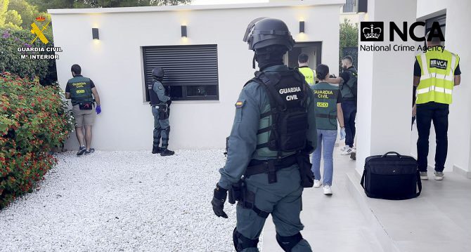 A British fugitive has been arrested in Jávea for drug trafficking and other crimes.